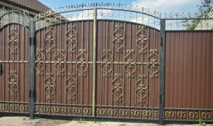 Коричневые ворота под заказ в Луганске