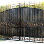 Кованные ворота в Луганске и ЛНР